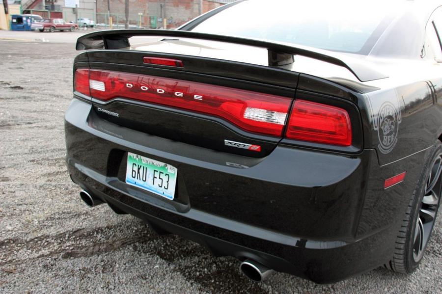  Dodge Charger SRT8 Super Bee 2013 года  (фото 2 из 30)